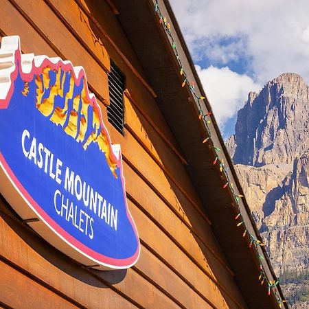 Castle Mountain Chalets Zewnętrze zdjęcie