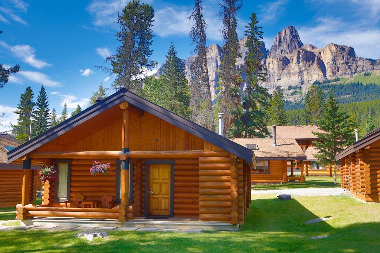 Castle Mountain Chalets Zewnętrze zdjęcie