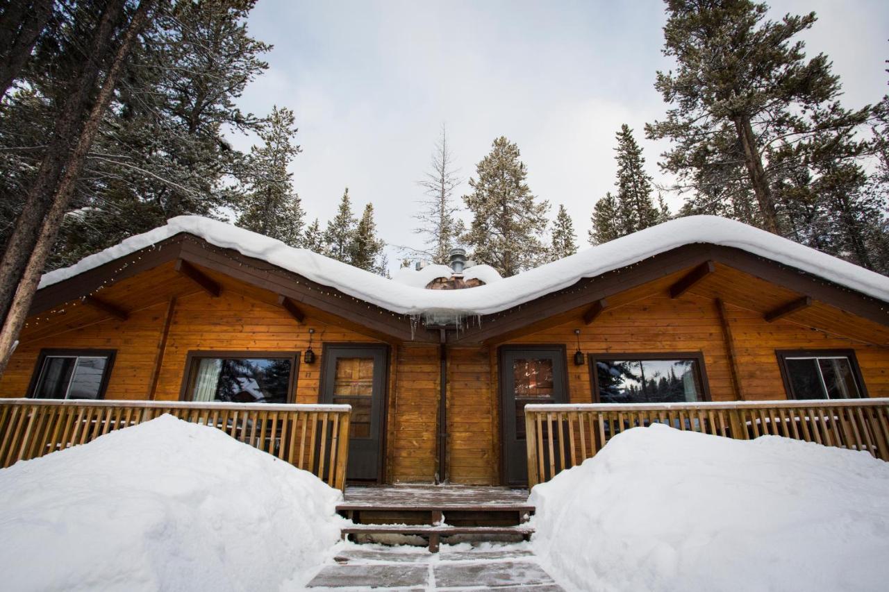 Castle Mountain Chalets Zewnętrze zdjęcie