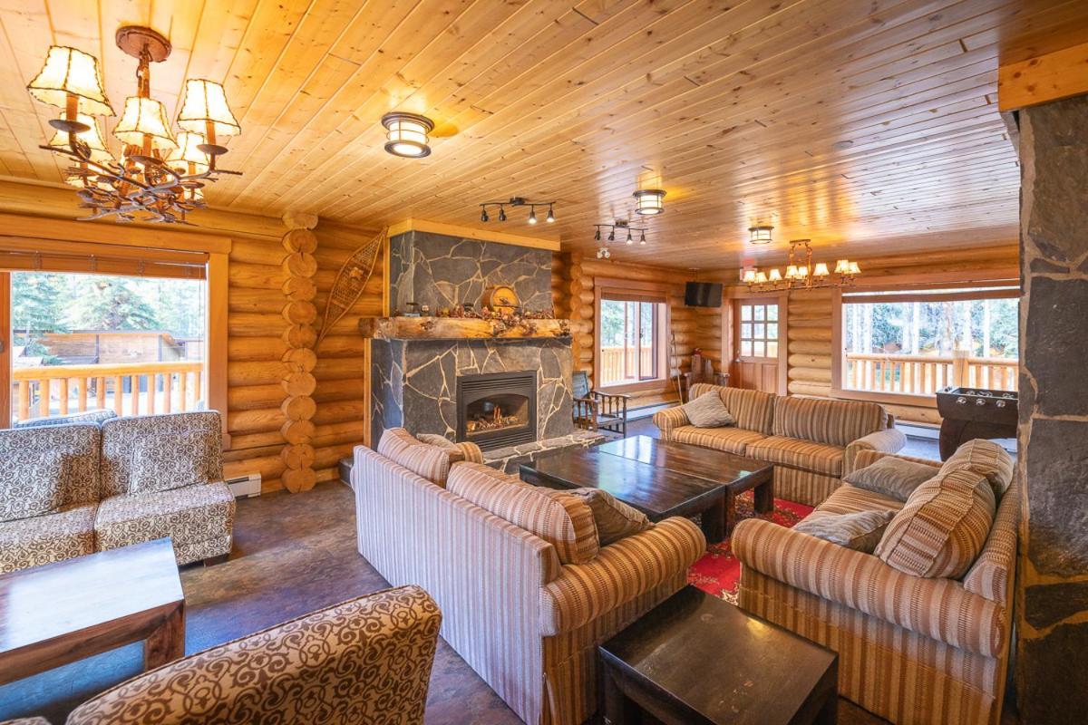 Castle Mountain Chalets Zewnętrze zdjęcie
