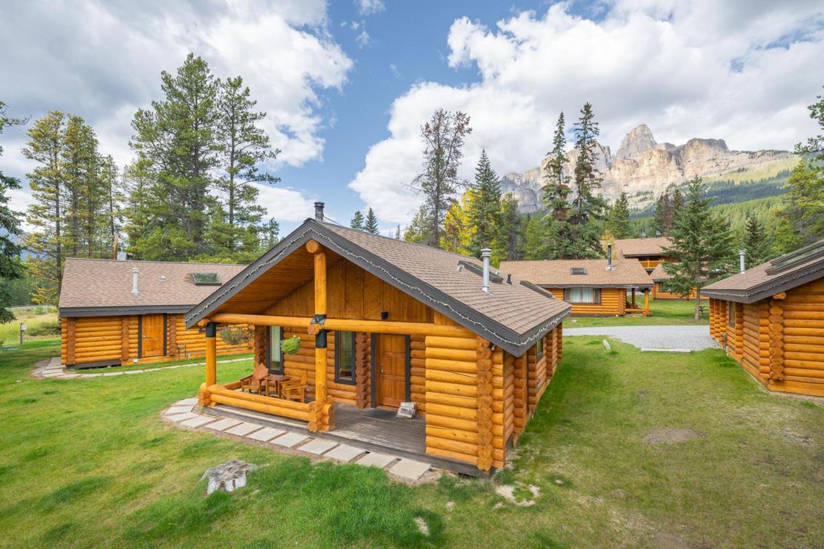 Castle Mountain Chalets Zewnętrze zdjęcie