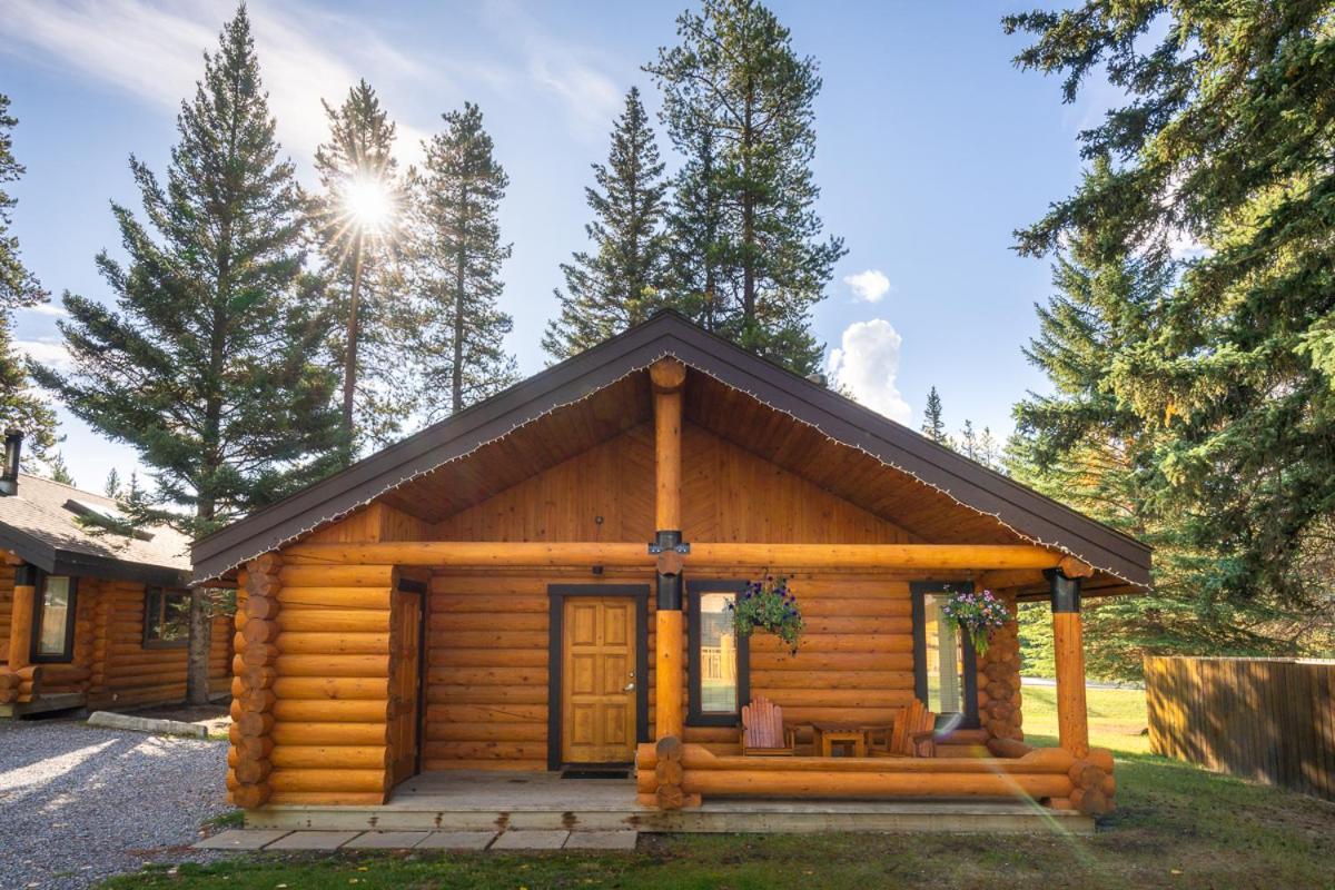 Castle Mountain Chalets Zewnętrze zdjęcie