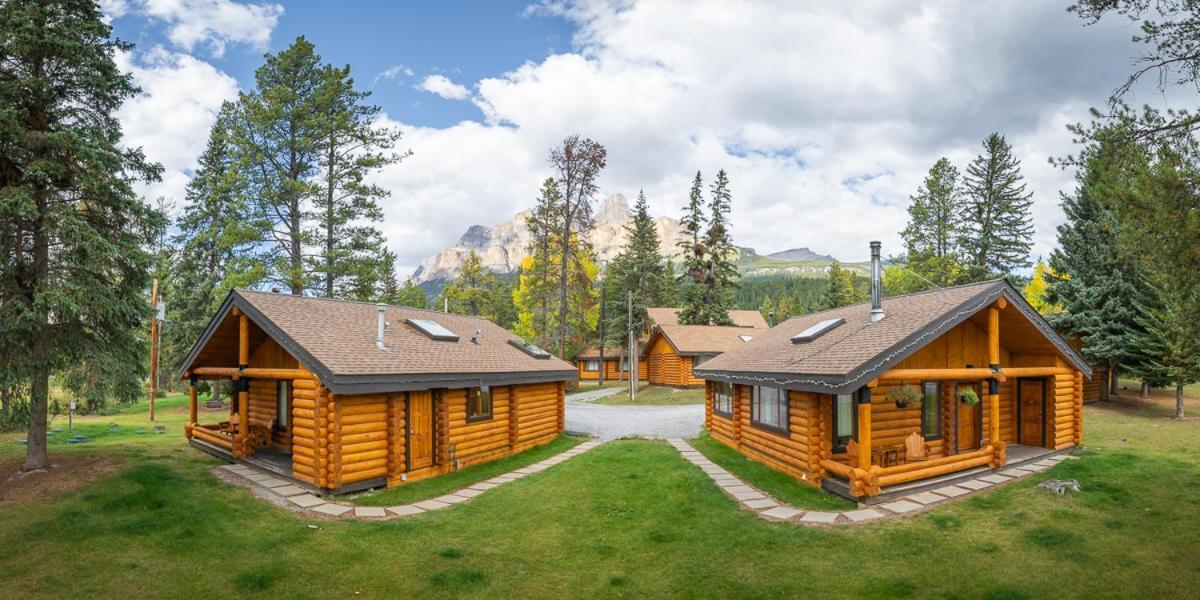 Castle Mountain Chalets Zewnętrze zdjęcie