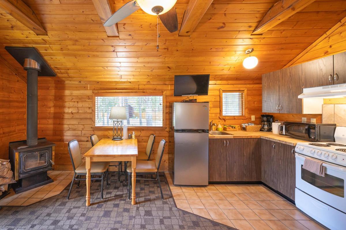 Castle Mountain Chalets Zewnętrze zdjęcie